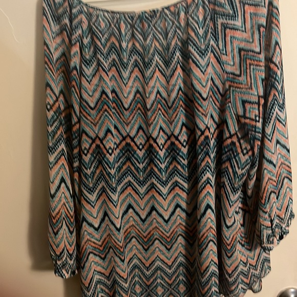 Zac & Rachel Long Sleeve Blouse: Teal Chevron/Herringbone Top - Picture 5 of 5